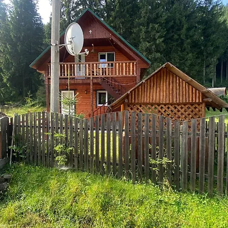 ロッジ подих лісу Synevyrsʼka Polyana
