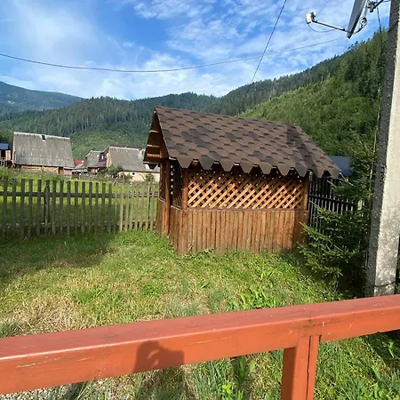 ロッジ подих лісу